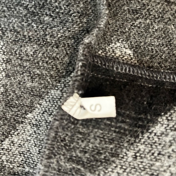 Dylan Los Angeles Geometric Patterned Aztec Style Gray Hooded Sweater Size Small - Picture 13 of 15